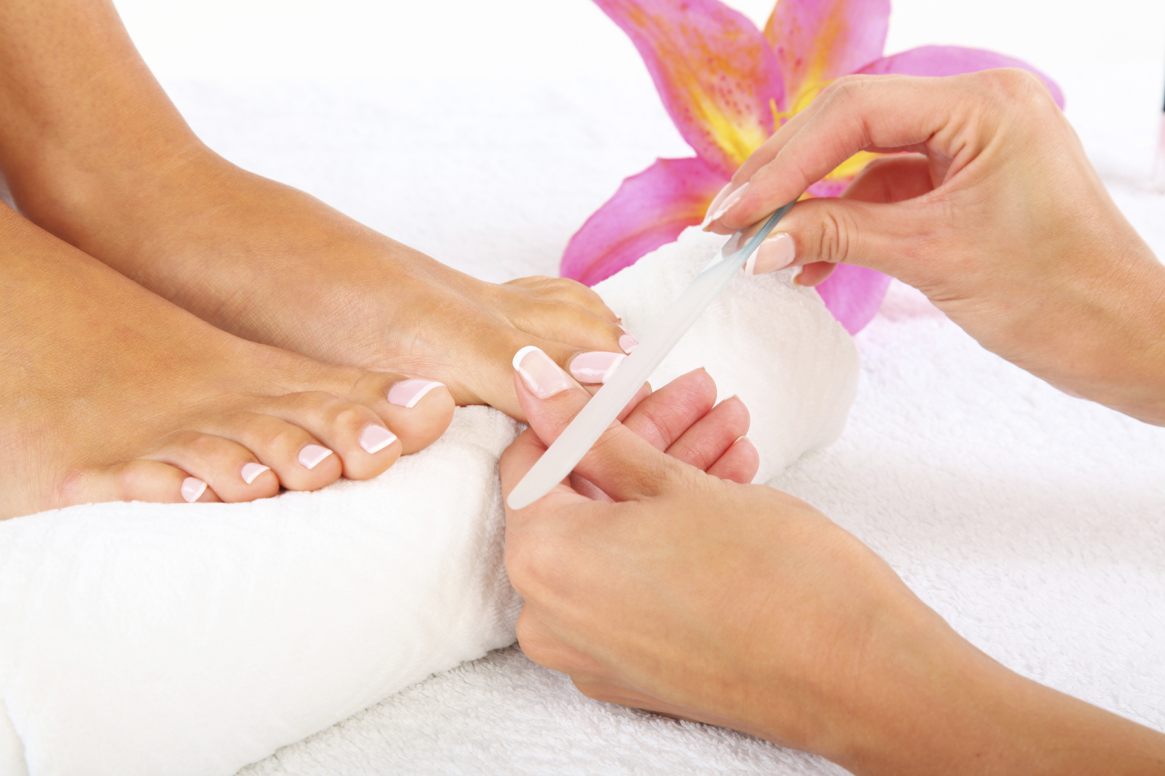 the-health-benefits-of-a-manicure-and-pedicure-the-club-of-riverdale